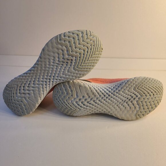 Nike Epic Phantom React Flyknit Bright Melon Woman's Size 7 - Picture 9 of 9